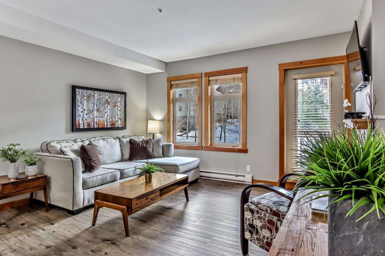 Suites With Pool & Hot Tubs Managed By Little Sister Getaways Canmore Exterior foto
