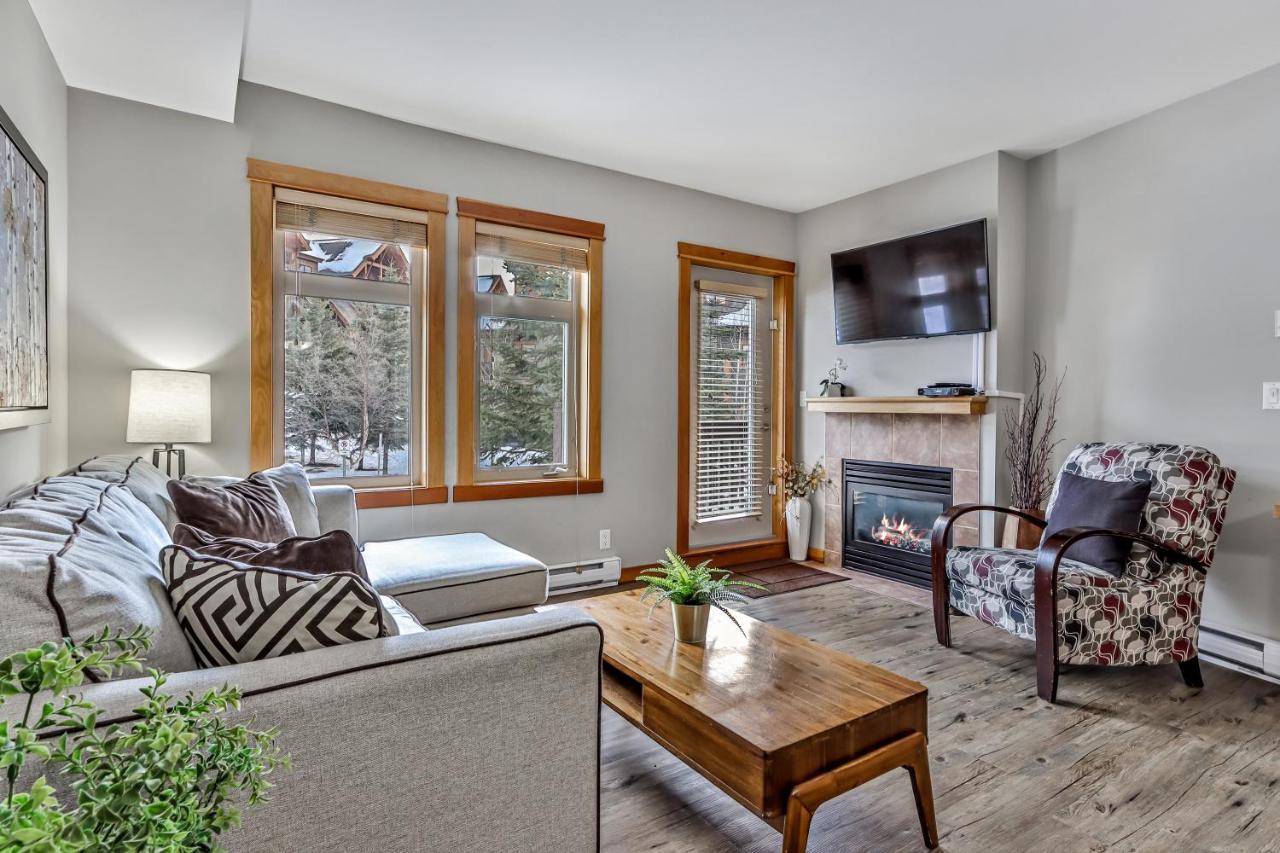 Suites With Pool & Hot Tubs Managed By Little Sister Getaways Canmore Exterior foto